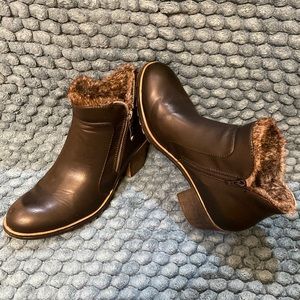 Black booties London Fog